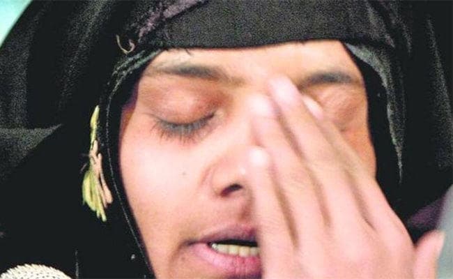 बिलकिस बानो केस : पहली बार बलात्कार के मामले में छह पुलिसवालों को हुई उम्रकैद