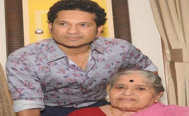 मदर्स डे के दिन क्रिकेटरों ने कुछ यूं अपनी मां को किया याद......