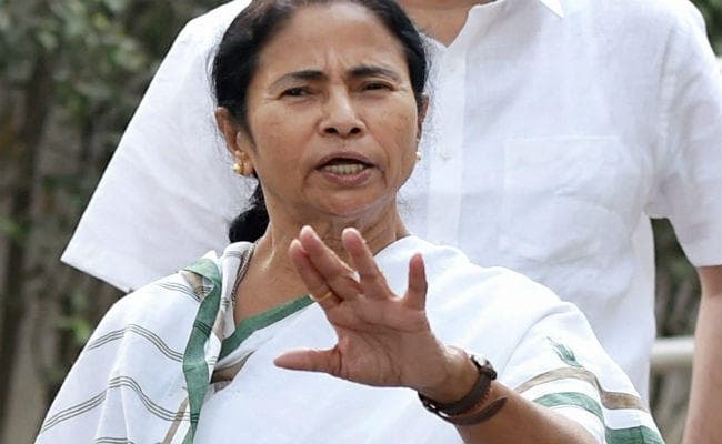 लहराने लगा बंगाल में भाजपा-जीजेएम का झंडा, कांग्रेस साफ, ममता ने पहाड़ी में खोला खाता