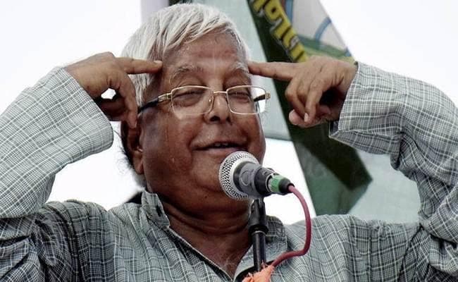 ‘अचक डोले, कचक डोले, खैरा-पीपल कभी ना डोले’...विरोधियों पर कुछ ऐसे टूट पड़ते हैं लालू