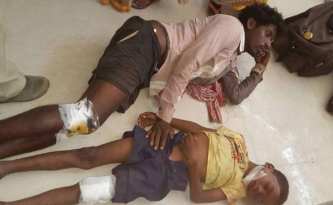 पाकुड़ : ऑटो पलटने से एक की मौत, 17 घायल