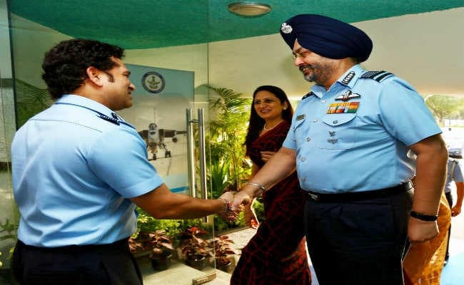 सचिन तेंदुलकर ने सशस्त्र सेनाओं के लिए अपनी फिल्म की विशेष स्क्रीनिंग की