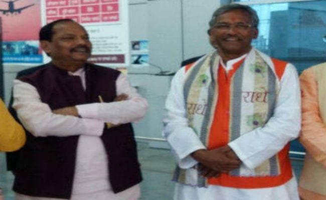 उत्तराखंड के सीएम त्रिवेंद्र सिंह रावत ने रघुवर दास से की मुलाकात