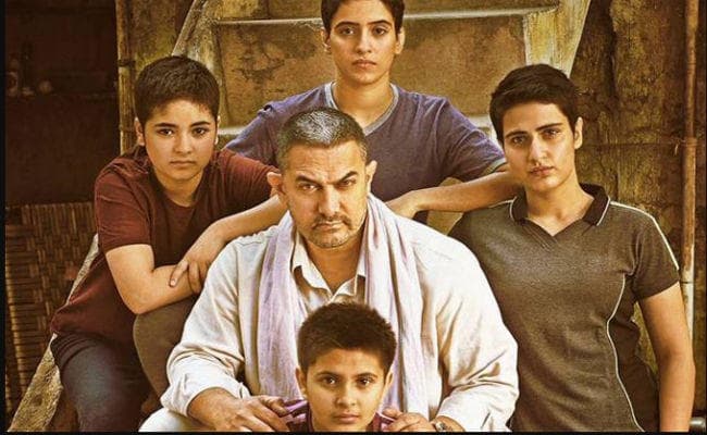 चीन में धाकड़ कमाई कर रही है ''दंगल'', अब ''बाहुबली 2'' को पटखनी देने के लिए तैयार