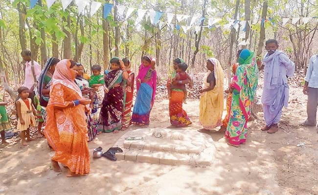 झारखंड : मिसाल बना ये गांव जहां कभी हुआ करता था माओवादियों का आतंक, अब लागू है शराबबंदी व नसबंदी