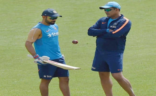 चैंपियंस ट्रॉफी : पाकिस्तान के खिलाफ मुकाबले से पहले खिलाडियों ने छोड़ा कप्तान कोहली का साथ, रह गये अकेले