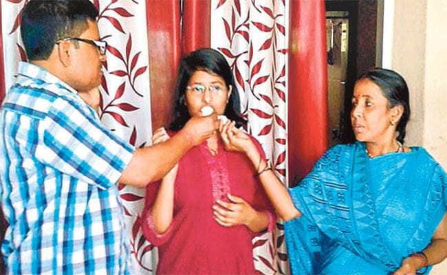 Bihar result : अब अफसर बन कर देश सेवा करना चाहते हैं स्टेट टॉपर, देखे तस्वीरों में...