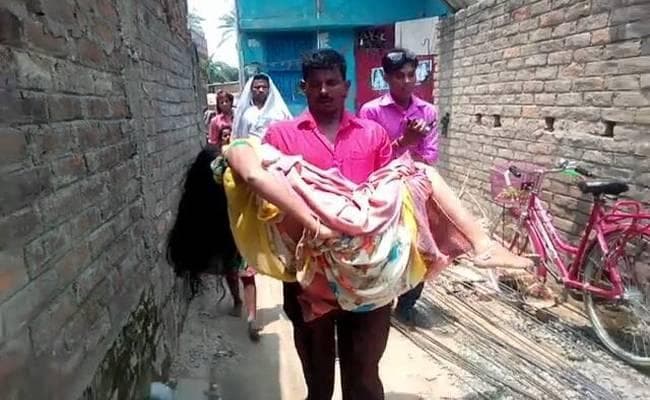 VIDEO : जब, नवविवाहिता की हत्या के बाद शव को दरवाजे पर रखकर भाग गये ससुराल वाले