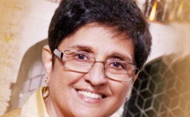 पुडुचेरी की एलजी किरण बेदी को हटाने की तैयारी, विधानसभा में प्रस्ताव लायेगी नारायणसामी की सरकार