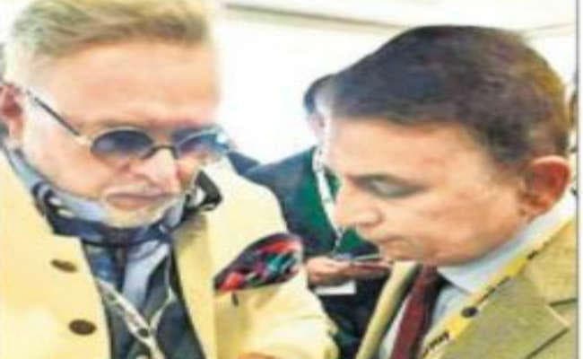 भगोड़े विजय माल्या के साथ दिखे सुनील गावस्कर