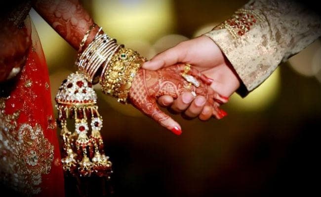 अगर आपको शादी करना है और चाहते है कम में निपटना ... तो पढ़े ये खबर