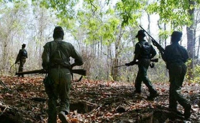 VIDEO पीएलएफआई का झारखंड बंद : सिमडेगा में जोरदार असर, सड़कें वीरान, दुकानें बंद