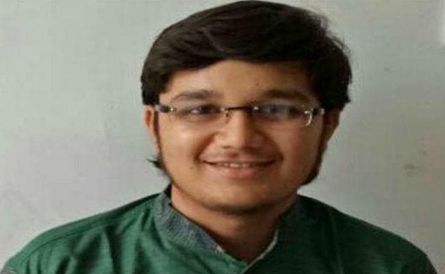 गुजरात के 12वीं का टॉपर बनेगा जैन संत, गुरुवार को लेगा दीक्षा