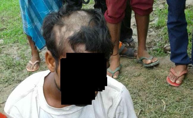 आपत्तिजनक स्थिति में पकड़े गये प्रेमी तो ग्रामीणों ने काट दिये सिर के बाल और...