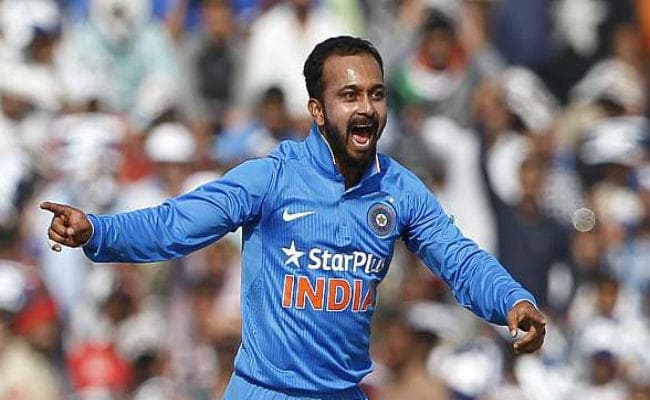 जब केदार जाधव ने धौनी की आंखों में पढ़कर की गेंदबाजी तो… जब केदार जाधव ने धौनी की आंखों में पढ़कर की गेंदबाजी तो…