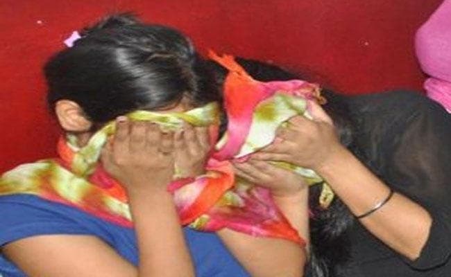 ब्यूटी पार्लर की आड़ में हो रहा था देह व्यापार