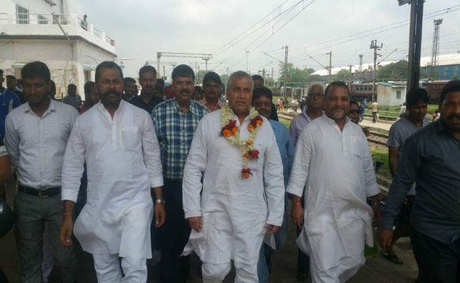 बिहार के पशुपालन मंत्री अवधेश कुमार सिंह जमशेदपुर पहुंचे