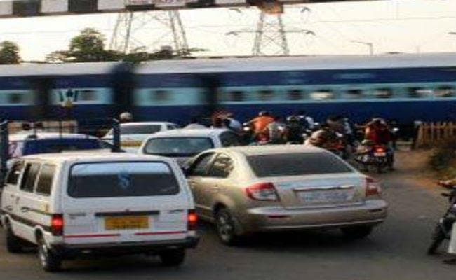 मानव रहित रेल फाटकों पर लोगों को खबरदार करेगी इसरो की यह तकनीक