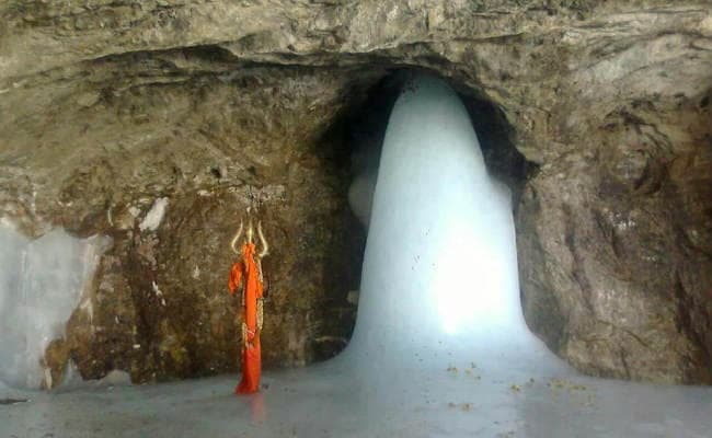 गुफा में विराजे बाबा बर्फानी, 29 से शुरू होगी अमरनाथ यात्रा, 40 दिन चलेगी