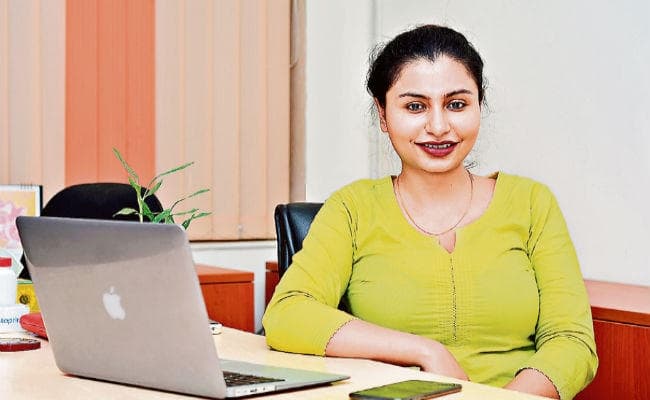 जरूरतमंद लोगों को डिजिटल माध्यम से मदद करती है अनिशा