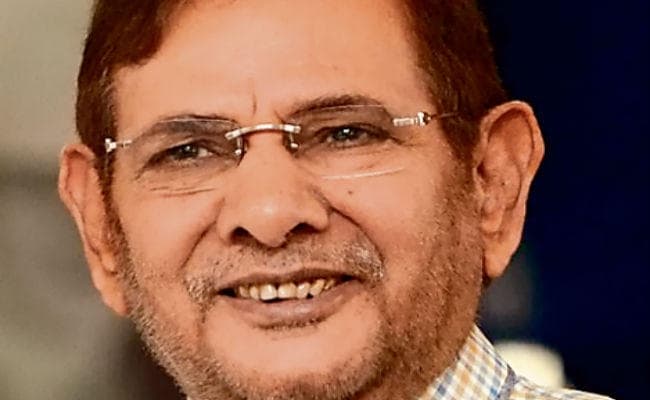 किसानों के साथ आतंकी जैसा व्यवहार कर रहा केंद्र : शरद यादव