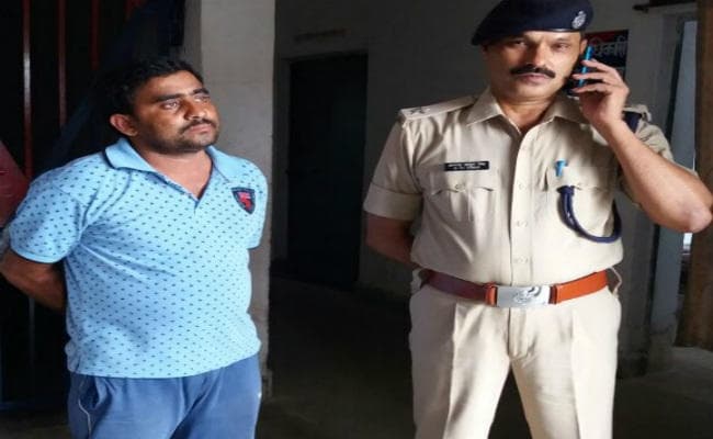 कोडरमा : पत्नी की हत्या का आरोपी मुखिया गिरफ्तार