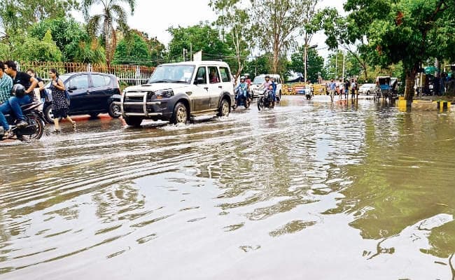 मॉनसून : बारिश भी नहीं दिला रही ऊमस से राहत