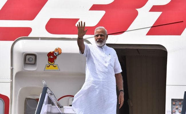 तीन दिवसीय ऐतिहासिक इजरायल दौरे के लिए रवाना हुए प्रधानमंत्री नरेंद्र मोदी