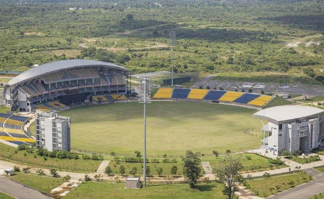 जब हाथियों ने पिच पर किया कब्जा, फिर...