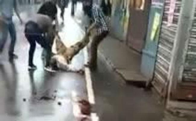 दार्जीलिंग : पहाड़ फिर हुआ लहूलुहान, पुलिस फायरिंग में दो की मौत