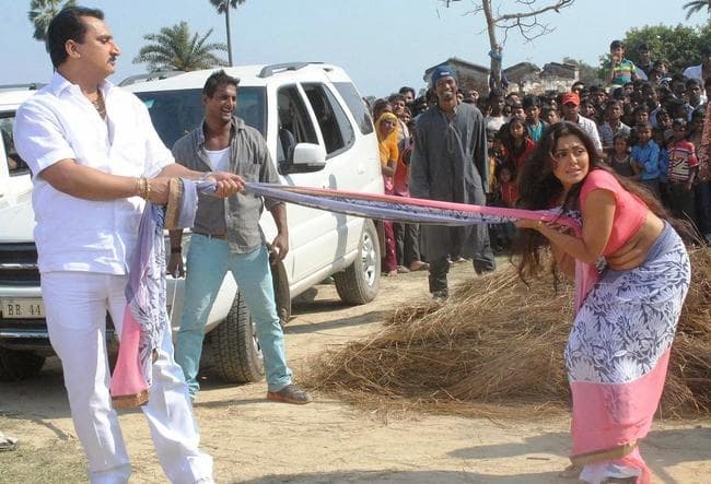 दिग्विजय सिंह ने क्यों किया प्रधानमंत्री पर हमला, क्या है बशीरहाट में हिंसा भड़कानेवाली वायरल तसवीर का सच