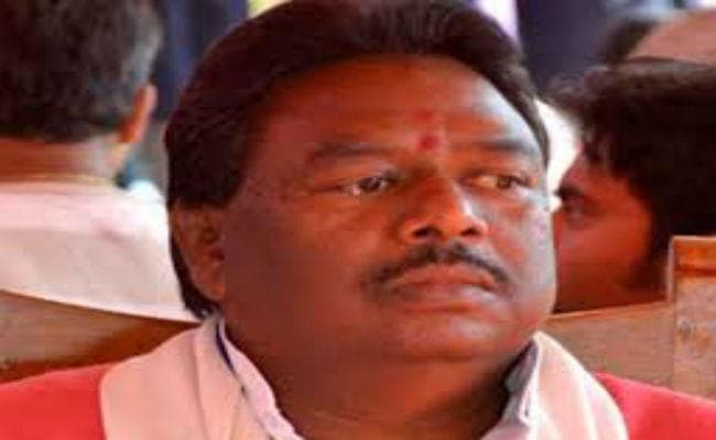 गिरिडीह पहुंचे मंत्री नीलकंठ मुंडा, कहा - झारखंड में 220 ठेकेदारों की होगी निगरानी जांच
