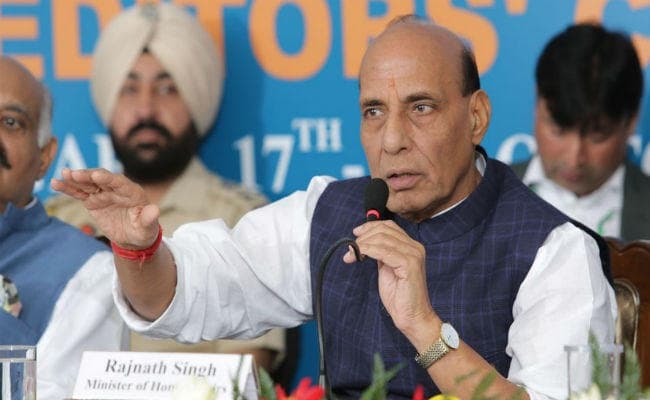 अमरनाथ आतंकी हमला : कश्मीर में हालात की समीक्षा के लिए राजनाथ ने बैठक बुलायी