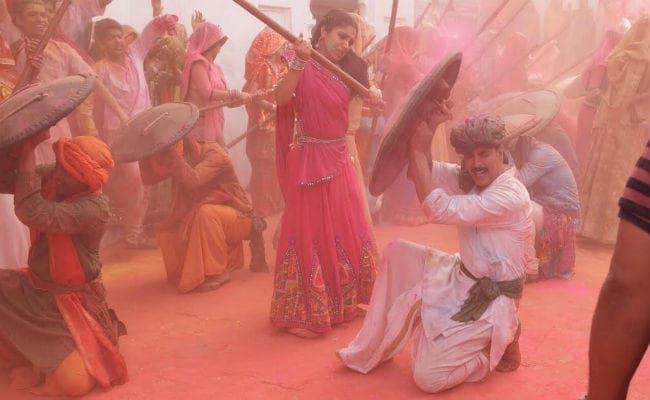 ‘टॉयलेट: एक प्रेम कथा का तीसरा गाना ‘ गोरी तू लट्ठ मार’ रिलीज