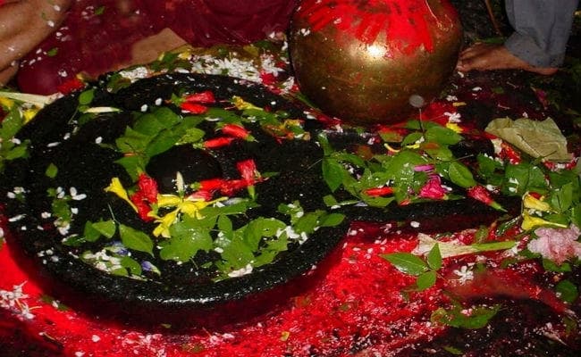 बाबाधाम : बाबाधाम : देवघर में बाबा वैद्यनाथ की दुर्लभ कांचा जल पूजा का लाइव सुबह 4.30 बजे देखें