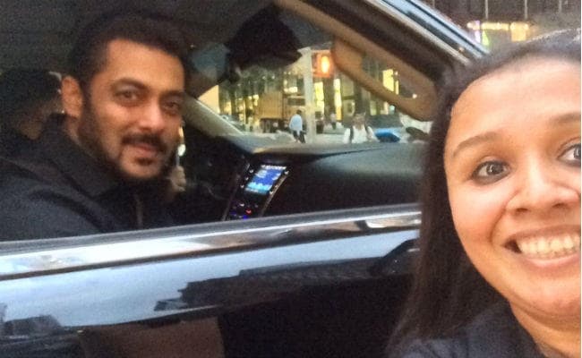 IIFA 2017: एक फैन ने सलमान संग ली ऐसी सेल्फी, सोशल मीडिया पर खूब हो रही वायरल...