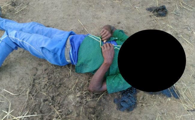 चाईबासा : जमीन विवाद व पुरानी रंजिश को लेकर कुल्हाड़ी से काटकर हत्या