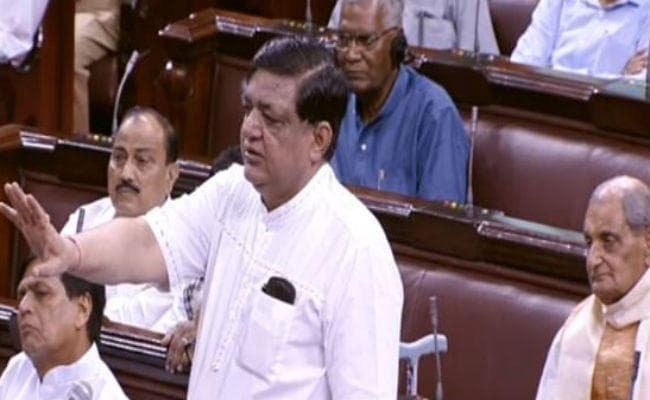 रास में देवी-देवताओं पर नरेश अग्रवाल के विवादित बोल, चारों ओर से घिरता देख जताया खेद रास में देवी-देवताओं पर नरेश अग्रवाल के विवादित बोल, चारों ओर से घिरता देख जताया खेद
