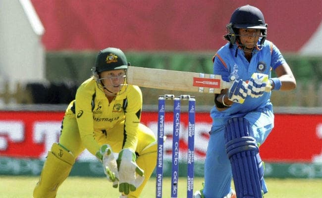 महिला विश्व कप: बारिश के बाद बरसी हरमनप्रीत, पिता बोले- World Cup जीतकर लाओ महिला विश्व कप: बारिश के बाद बरसी हरमनप्रीत, पिता बोले- World Cup जीतकर लाओ