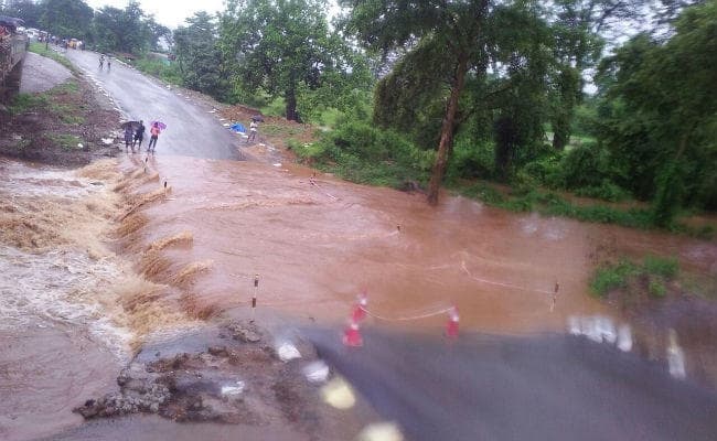 कोल्हान : भारी बारिश से पश्चिम सिंहभूम में जन जीवन बेहाल, 4 दिनों में 229 MM बारिश