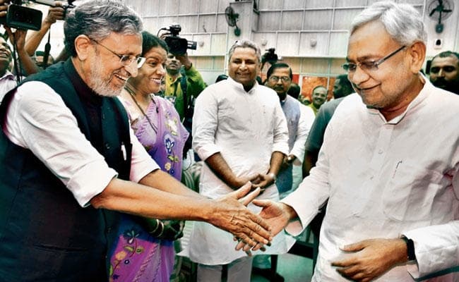 सात साल बाद नीतीश-मोदी ने साथ-साथ ली शपथ
