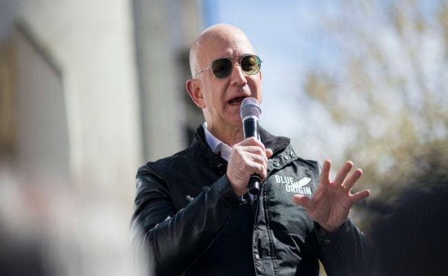 जानें, बिल गेट्स को पछाड़ कौन बना दुनिया का सबसे अमीर आदमी