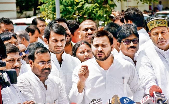 पहले नरेंद्र मोदी, अब नीतीश ने लगायी बिहार की बोली