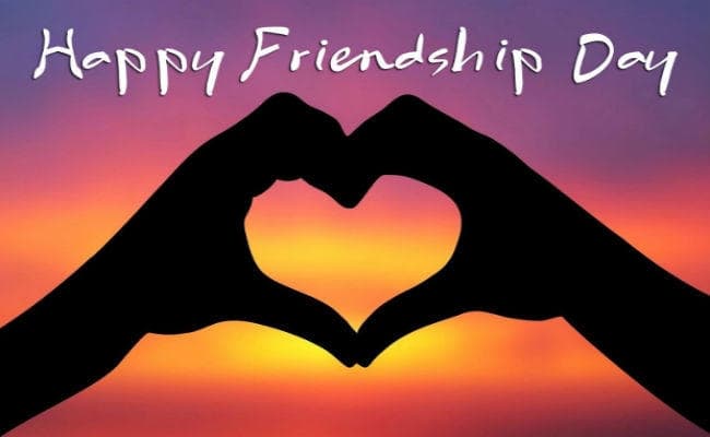 Friendship Day : गिफ्ट से सजा बाजार...जानिए क्या-क्या है उपलब्ध