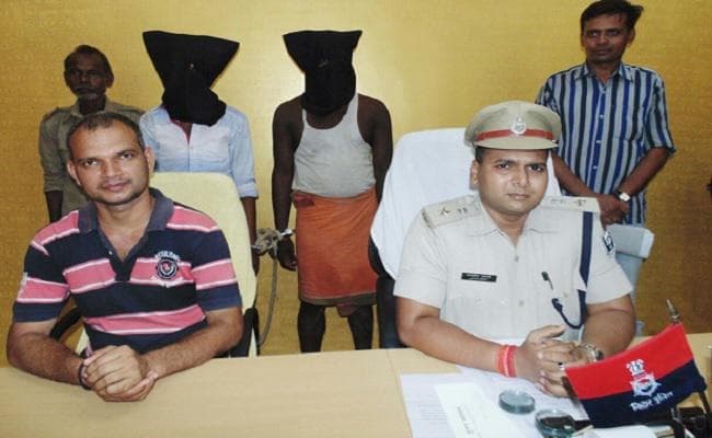 बिहार : मुंगेर में दो हार्डकोर नक्सली गिरफ्तार, निशानदेही पर अपहृत का शव बरामद