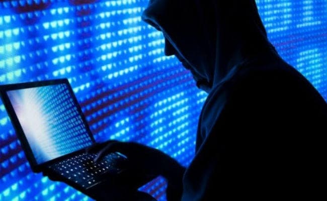 पेंशनधारियों के पैसे पर साइबर अपराधियों की नजर, एटीएम क्लोनिंग और ठगी के बढ़ते मामलों से बचने का जानें उपाय...