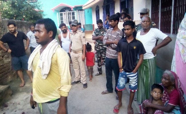 चाचा व भाभी की धारदार हथियार से गला रेत कर हत्या, दो अन्य गंभीर रूप से जख्मी, पीएमसीएच रेफर