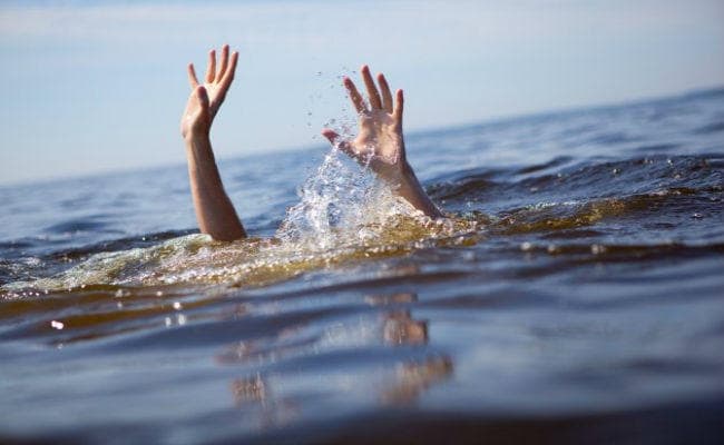 गिरिडीह : तालाब में डूबने से दो छात्र की मौत