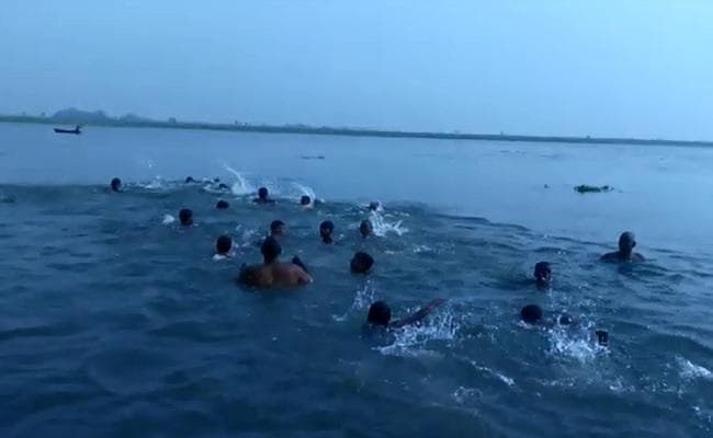 नदी से सटे पांच किमी के दायरे में आने वाले सीखेंगे तैराकी, बिहार के 18 जिले किये गये हैं चिह्नित