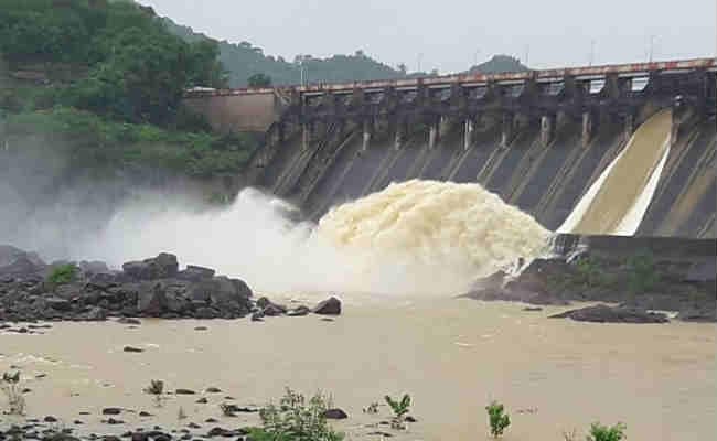 VIDEO : झारखंड के कई जिलों में भारी बारिश का अलर्ट, दुमका में मसानजोड़ डैम के दो फाटक खोले गये